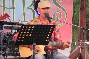 „Veniţi la cea de a ZECEA ediţie a festivalului de la Bulci, în 3 şi 4 august” –  dialog cu folkistul Daniel Julean