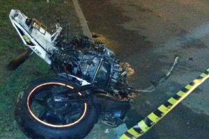 Aventuri de vacanţă: Beat, fără permis şi în toiul nopţii, un minor a intrat cu motociclul în zid, rănindu-se pe el şi încă doi copii