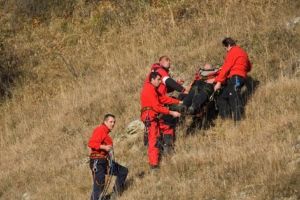 Salvamontiştii şi-au sărbătorit ziua prin muncă