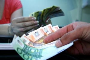 Curs valutar: BNR a anunţat miercuri că euro a scăzut spre pragul de 4,62 lei