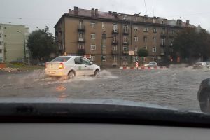 Braşovenii pot scăpa de taxa pe apa de ploaie prin hotărâre de Consiliu Local