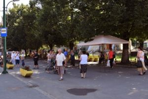 Primăria Tîrgu Mureş va acorda un meniu complet pensionarilor cu venituri mici în cadrul  programului „Să ne îngrijim bunicii”