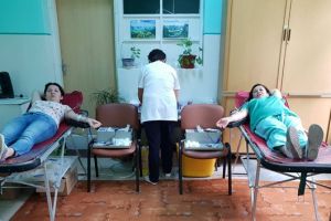 Fapte bune in Timis: Au donat sange si au primit bonuri cu care au cumparat alimente pentru copii