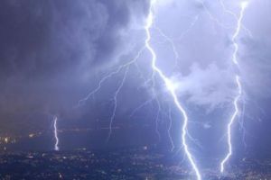 ALERTĂ METEO. COD GALBEN de furtuni şi grindină în Bucureşti şi în mai multe judeţe din ţară