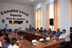 FOTO: Păncenii, încurajaţi să se angajeze la Tricotton Junior