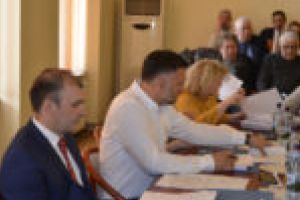 Doar 5 străzi pot fi reparate în acest an din banii municipalităţii, la Caransebeş