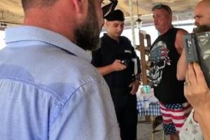 COMISARI OPC, BĂTUȚI la un CONTROL în staţiunea NEPTUN. Strâns de gât şi lovit cu pumnii, comisarul şef Horia Constantinescu s-a ales cu un dintre spart  
