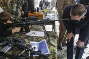 Prostia Guvernului riscă să ne bage în război: Ministrul Fifor declară că la Deveselu există „rachete balistice”