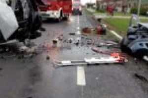 Imagini cu un puternic caracter emoţional! Trei cărăşeni morţi într-un accident rutier produs în Timiş [FOTO/VIDEO]