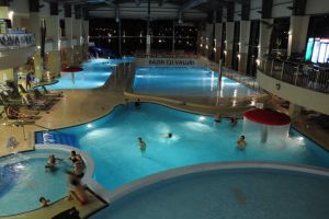 Vara ploioasă avantajează Aqualand-ul