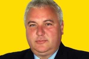 Primarul din Slătioara a semnat un contract de finanţare cu Ministerul Apelor pentru construirea unei platforme de depozitare a gunoiului