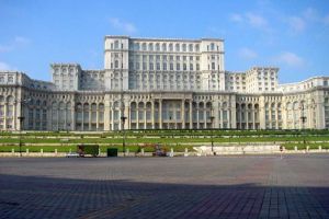 O Ţară democratică se conduce din Parlament nu din stradă