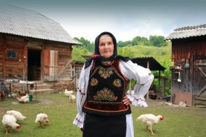 Titlul onorific „Tezaur Uman Viu” a ajuns în Bistriţa-Năsăud la rapsodul popular Teodora Purja