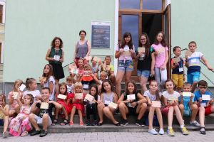 Biblioteca Judeţeană: Cărţi poştale pentru cei dragi, făcute şi trimise de cei mici