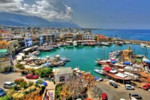 REVOLTĂTOR! Sute de români sunt BLOCAȚI în aeroport. Nu le-a fost acordată o explicaţie OFICIALĂ