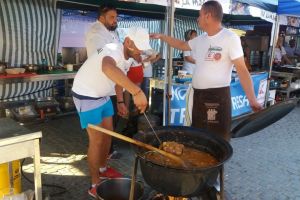 Hai la masă – Reţete demult uitate şi demonstraţii culinare în Piaţa Mică