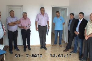 Şedinţă de Consiliu Local ţinută pe holurile Primăriei