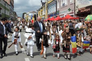 Festivalul-concurs judeţean de folclor „Comori de suflet românesc” şi-a desemnat ...