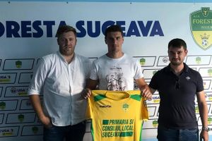Foresta a semnat cu Andrei Viţelaru, un fundaş cu experienţă în Liga I şi a II-a, dar şi ...