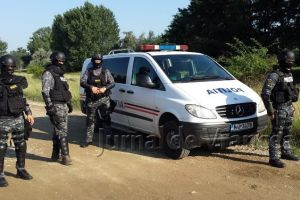 FOTO-ULTIMĂ ORĂ: Percheziţii la Soveja şi Câmpuri! În vizor – tăierile de arbori