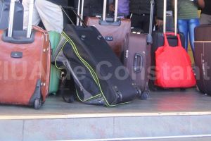 Zeci de romani, blocati pe aeroport, in Cipru 