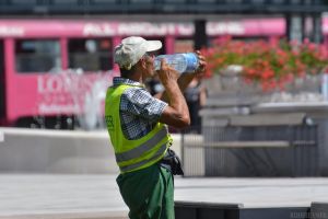 Avertisment ITM Bihor: Firmele care nu asigură angajaţilor măsuri de protecţie pe timp de caniculă riscă amenzi severe