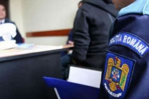 Doi cetăţeni străini, depistaţi ilegal în România