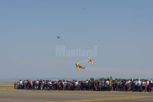 Acrobaţii aeriene cu avioane şi elicoptere şi spectacol pirotehnic la Suceava Air Show
