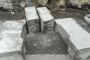 Locuitorii din Zetea mai au de aşteptat până ce vor avea trotuar. Firma din Bacău care se ocupa de lucrare s-a dovedit a fi neserioasă şi va fi acţionată în instanţă