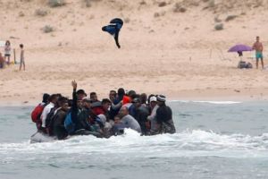 
Trupele ONU sunt chemate să intervină. Un nou val de migranţi a ajuns în Grecia. 
