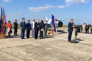 Ministrul apararii al Regatului Unit al Marii Britanii si Irlandei de Nord, Gavin Williamson, in vizita la Baza Aeriana de la Mihail Kogalniceanu (video)
