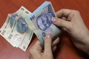 Noi privilegii pentru angajaţii de la stat. Mai mulţi bugetari vor primi spor pentru complexitatea muncii de 15 la sută din salariu