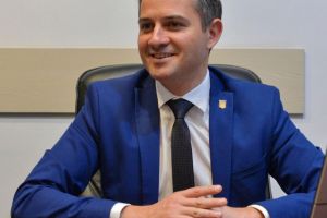Gafa unui secretar de stat din Guvernul condus de Viorica Dăncilă: ”Să punem centenarul pe tricoaiele noastre”