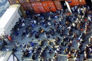 Soluţia ANTI-IMIGRAȚIE pe care Europa o are SUB NAS