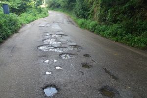 A-nceput de ieri s-apară câte-o plombă, apoi a stat