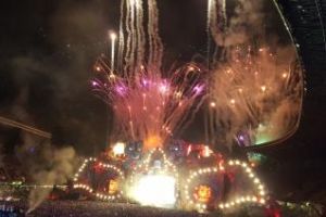 Cum a fost la Untold în prima zi. Începutul a fost neaşteptat, dar festivalierii sunt antrenaţi - VIDEO