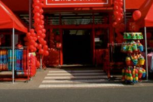 Un puternic lanţ de magazine german îşi începe expansiunea în România, din vestul ţării