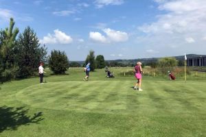 Premii de 7.000 lei: Pasionaţii sunt invitaţi la ediţia a doua a UAMT Golf Cup, la King’s Land