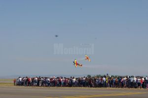 Acrobaţii aeriene cu avioane şi elicoptere şi spectacol pirotehnic la ediţia de anul acesta ...