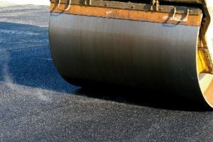 Lucrări de asfaltare pe Autostrada Soarelui