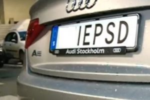 MULT ZGOMOT pentru NIMIC. Poliţia DĂ ÎNAPOI în SCANDALUL PLĂCUȚEI din Suedia. Anunţul INCREDIBIL despre DOSARUL PENAL