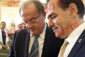 Quintus către liberali: Nu lăsaţi PNL să MOARĂ! Voce din sală: A MURIT DEJA!