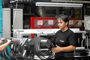 Mai multi muncitori straini pentru firmele din Romania. Asiaticii domina numeric piata