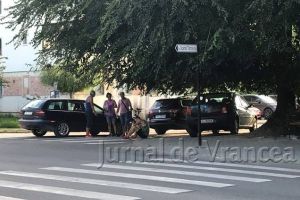FOTO-ULTIMĂ ORĂ: Pieton accidentat pe zebră, pe Bulevardul Independenţei, colţ cu strada Prof. C. Stere