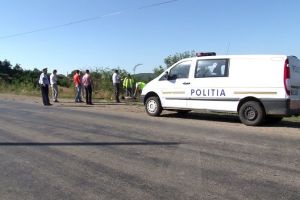 Comăneşti: Doi tineri, reţinuţi pentru că ar fi bătut trei localnici