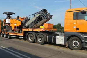 Pe mai multe drumuri naţionale din judeţ au început lucrările de reabilitare şi modernizare