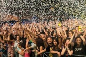 Puhoi de lume la festivalul Untold. Ce trupe au apărut pe scenă