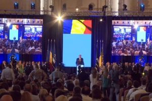 Liberalii, la Consiliul Naţional. Iohannis: ”Oamenii vă aşteaptă! Sunteţi alături de mine în luptă?”