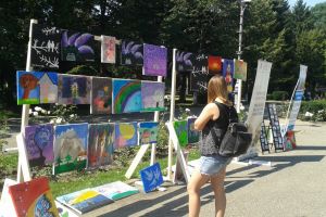 Parcul Cancicov: Expoziţie cu lucrări realizate de copiii cu boli incurabile