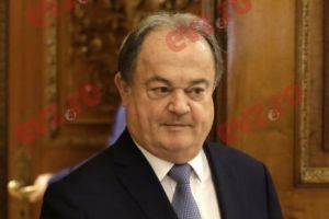 SCANDALUL PLĂCUȚELOR cu mesaj anti-PSD văzut de un fost ministru MAI